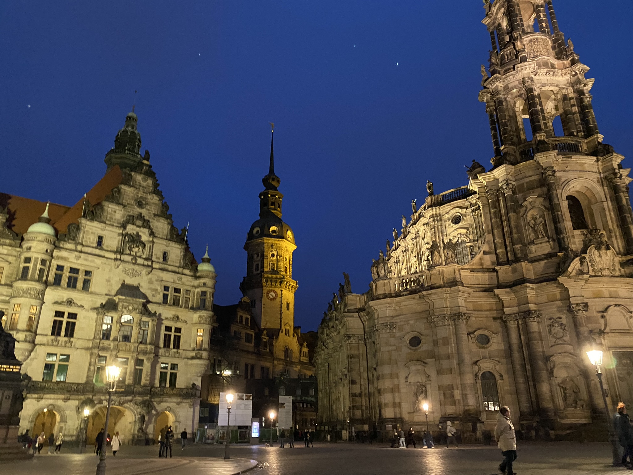 【ドレスデン】半日~1日で巡る観光モデルコース!定番スポットからグルメまで大満喫 会社員でも年間10ヶ国!はなの一人旅ブログ